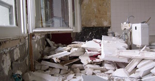 Демонтаж хрущевки в Богородицке - удаление старых полов и стен по выгодной цене от 1796 рублей.